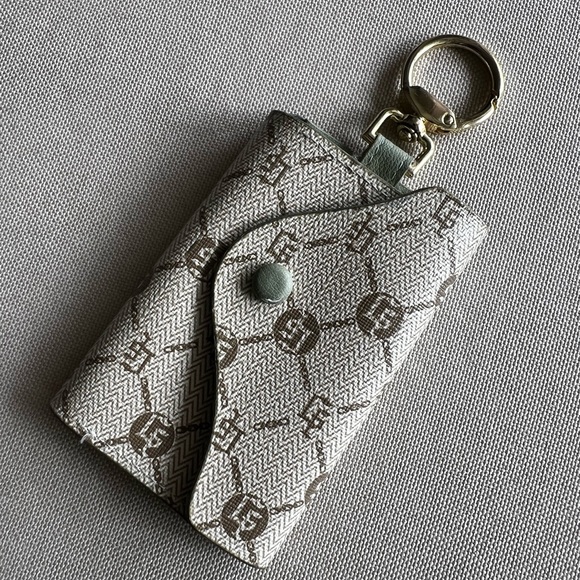 Patterned Vegan Key Case w/ Snap Closure – Key Organizer - Picture 2 of 6